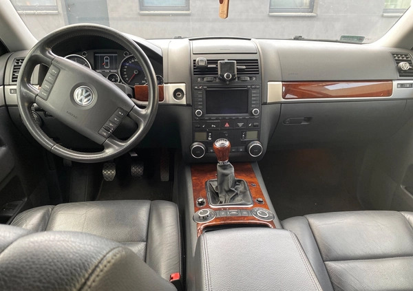 Volkswagen Touareg cena 22700 przebieg: 234000, rok produkcji 2004 z Miłosław małe 154